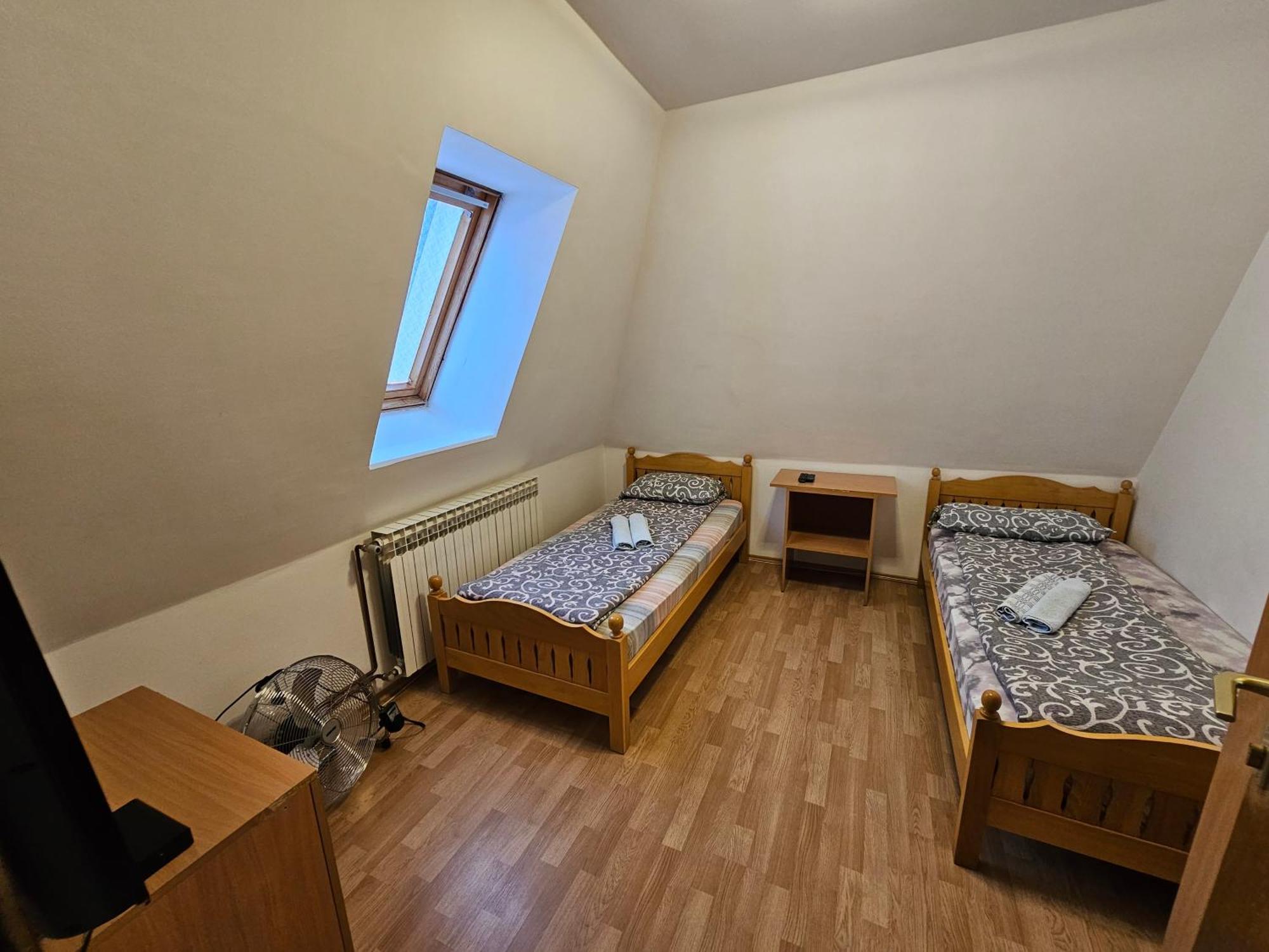 Hotel Aleks Sobe Banja Koviljača Exterior foto