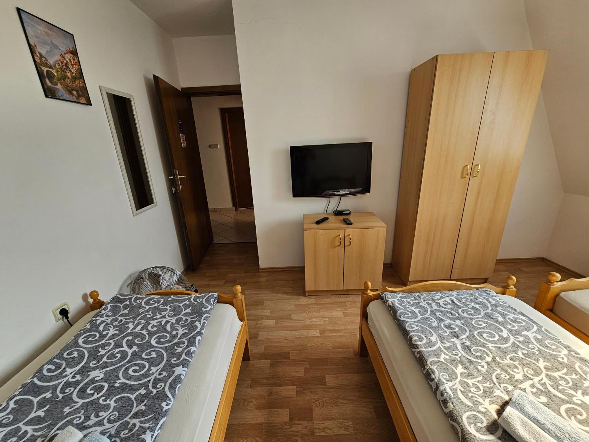 Hotel Aleks Sobe Banja Koviljača Exterior foto